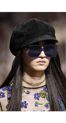Details Christian Dior , Details Dior Fall 2018 Ready-to-Wear , Детали показа Кристиан Диор , Детали показа Диор осень зима 2018 , Fashion show , неделя моды в Париже , PFW , Мария Грация Кьюри , Mainstyles